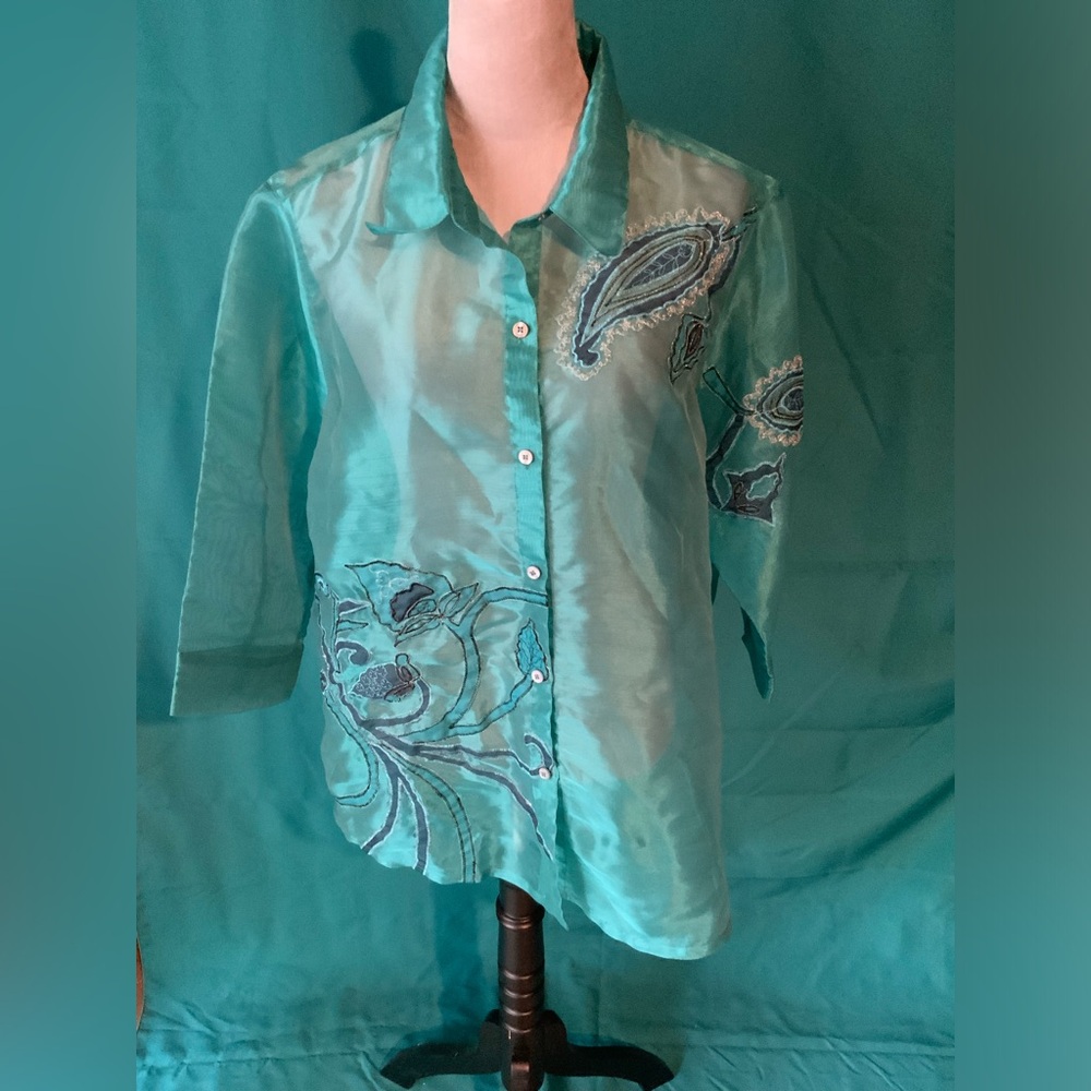 c.l.o.t.h.e.s. woman, WOMANS’ SIZED 2X BUTTON UP BLOUSE, GREEN/Blue/Silver, EUC